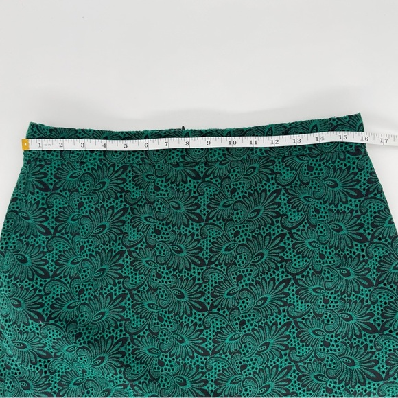Ann Taylor NWT Fully Lined Lace Pencil Skirt | Size 10 | Green and Black - Picture 3 of 9